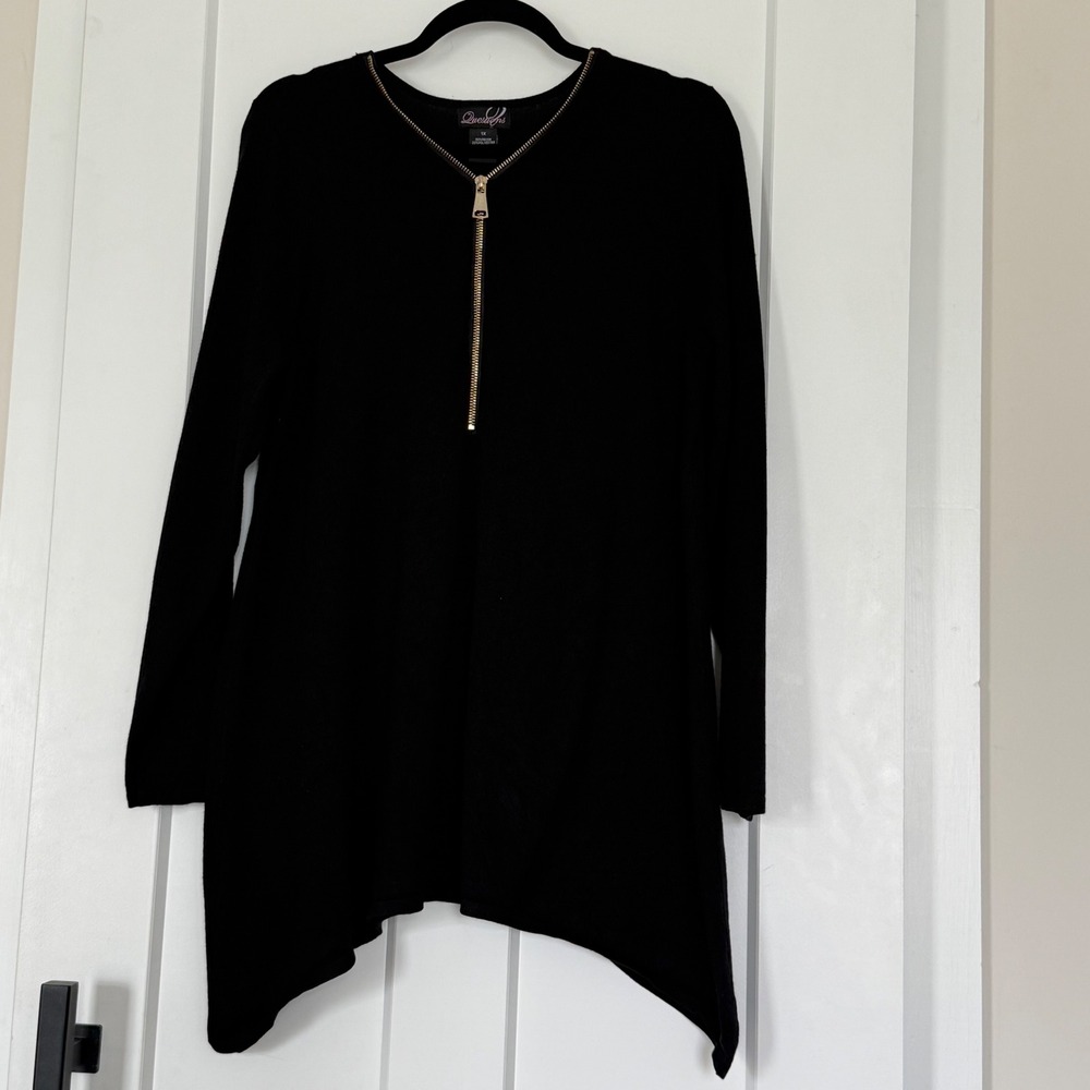 Black‎ Sharkbite Tunic Top 1X Long Sleeve Gold Zipper Asymmetrical Hem